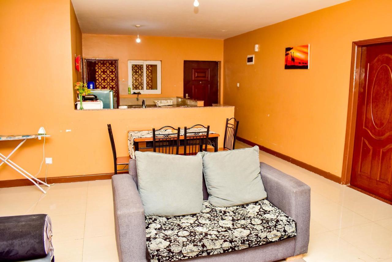 Apex Furnished Apartments ナイロビ エクステリア 写真